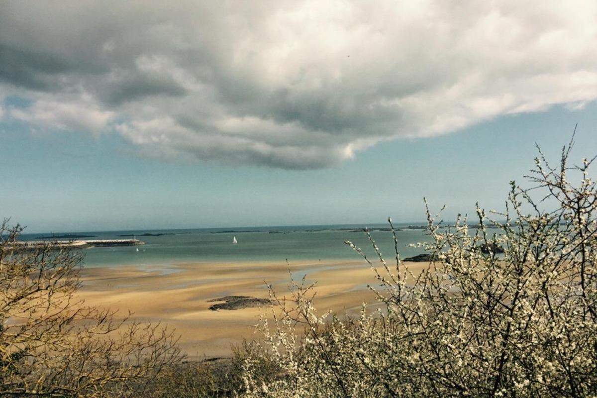 Au Bruit Des Vagues Apartment Binic Bagian luar foto